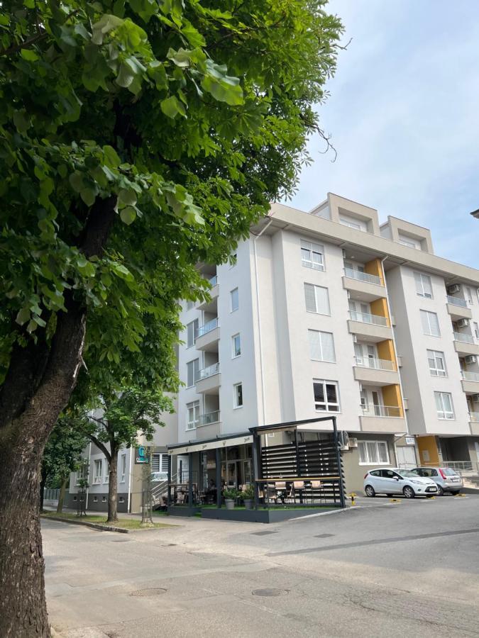 Lilly Lux Apartment Bijeljina Luaran gambar